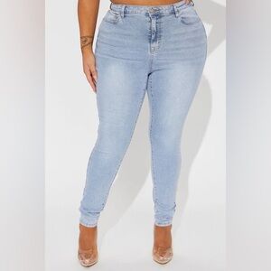Brand New with Tag LightWash FashionNova SanDiego Sculpting Stretch SkinnyJeans